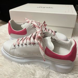 Alexander McQueen oversized sneakers. Pink and white. Pink laces. Size 39